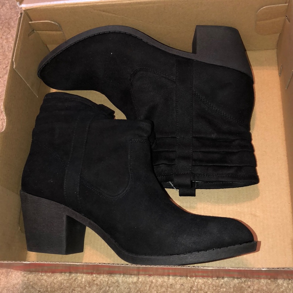 Black Small Chunky Heel Booties